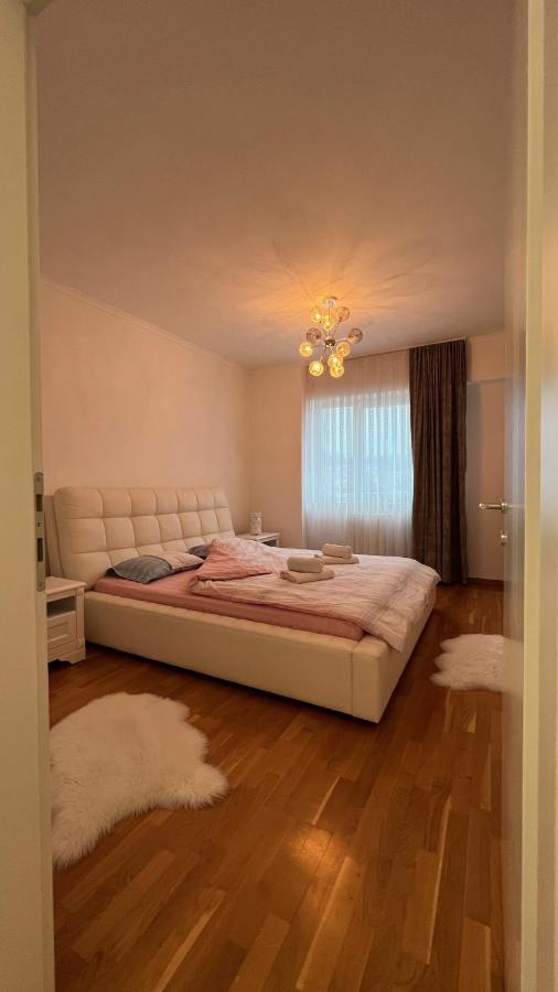 Apartman Nejra ทูซลา ภายนอก รูปภาพ