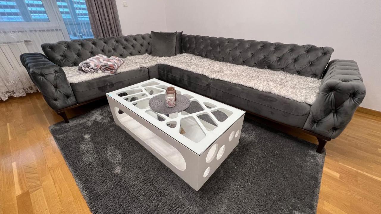 Apartman Nejra ทูซลา ภายนอก รูปภาพ