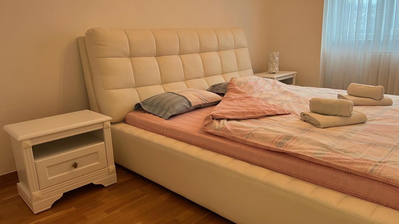Apartman Nejra ทูซลา ภายนอก รูปภาพ