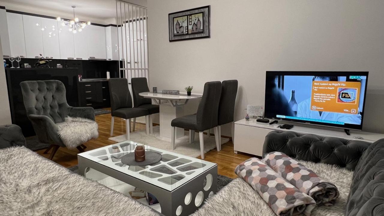 Apartman Nejra ทูซลา ภายนอก รูปภาพ