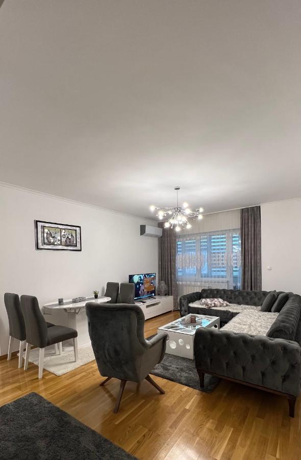 Apartman Nejra ทูซลา ภายนอก รูปภาพ