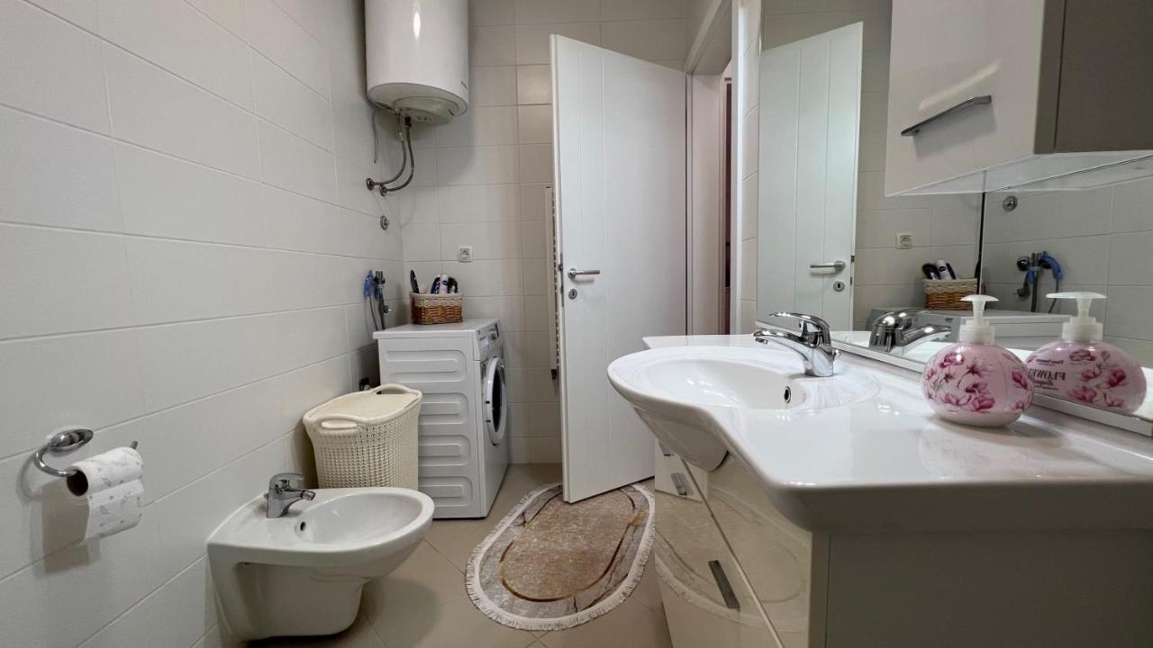 Apartman Nejra ทูซลา ภายนอก รูปภาพ