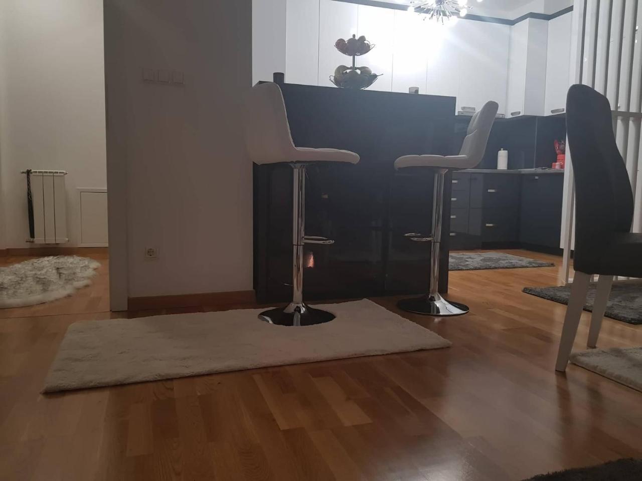 Apartman Nejra ทูซลา ภายนอก รูปภาพ